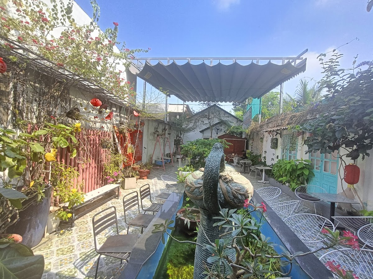 La Coffee and Chill Garden - 4