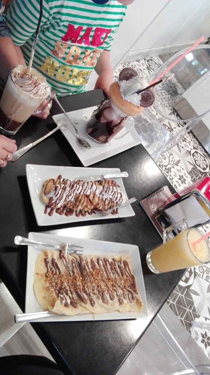 Heladería Cafetería Planet - 5