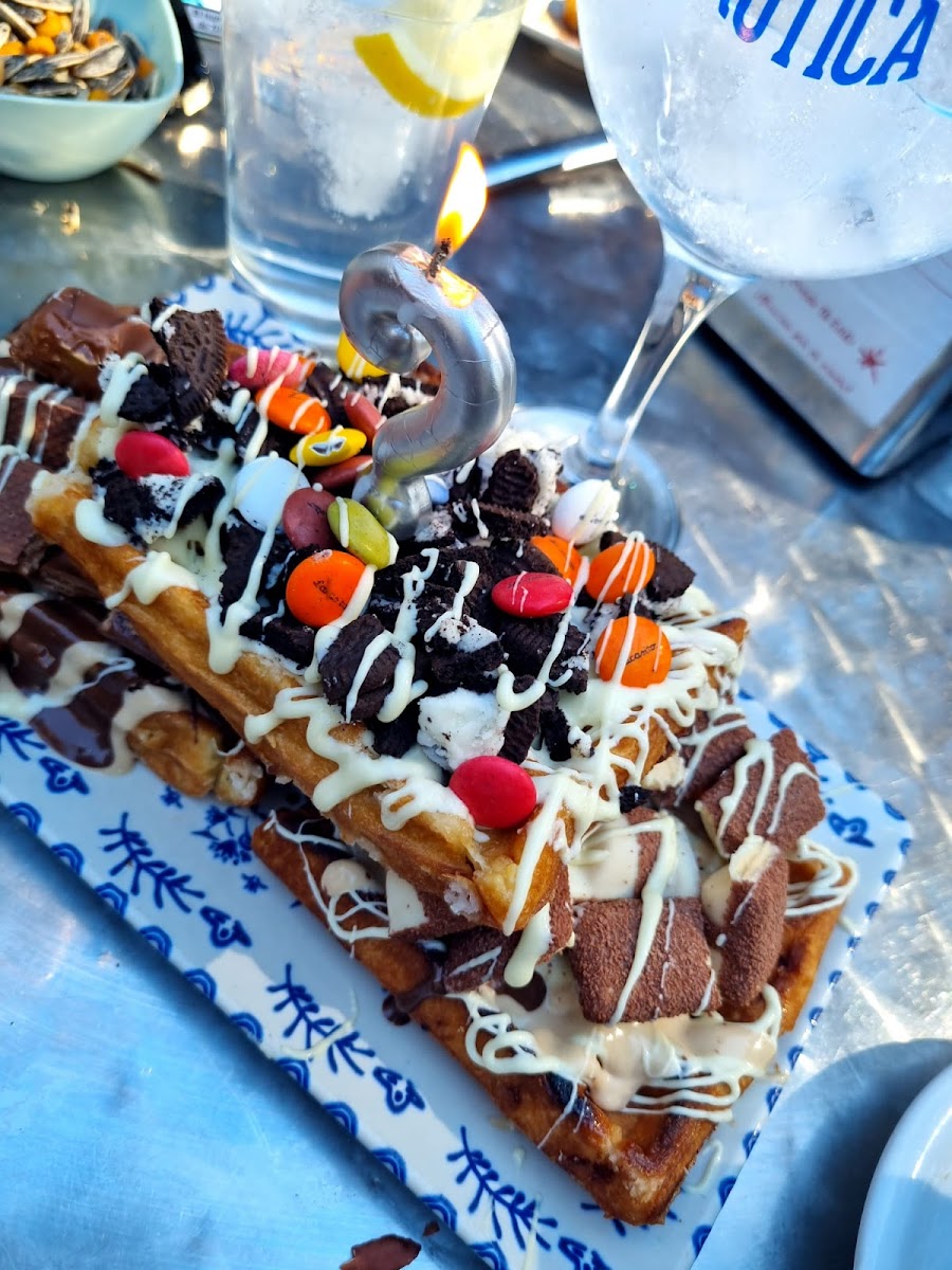 Heladería Cafetería Planet - 6