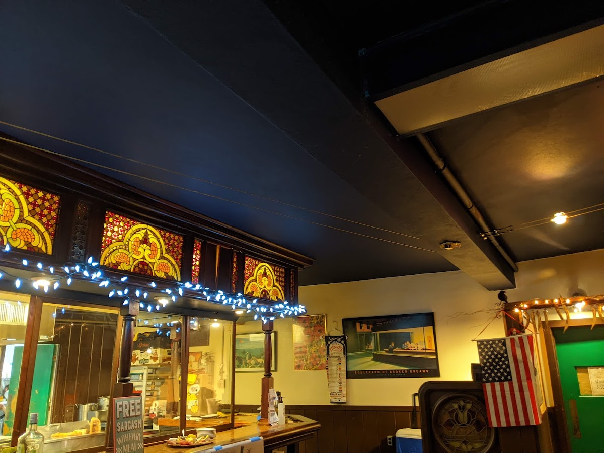 Henry's Cafe & Fine Groceries