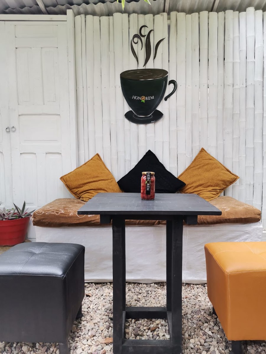 HONOREM CAFE
