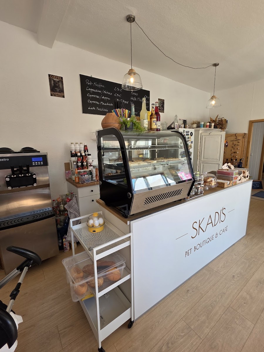 Skadi's Pet Boutique & Café