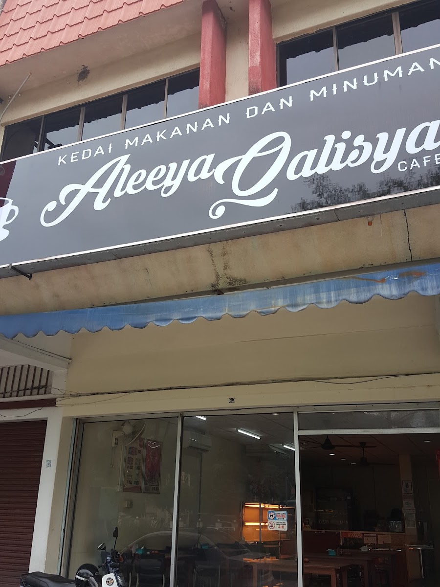Aleeya Qalisya cafe