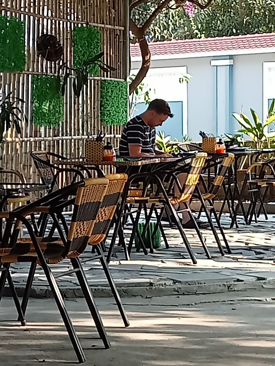 Cafe Bích Thuận Restaurant