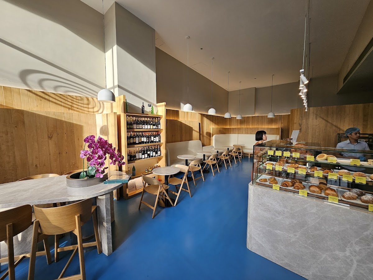 Holey Artisan Bakery and Cafe, Soi Ruamrudee