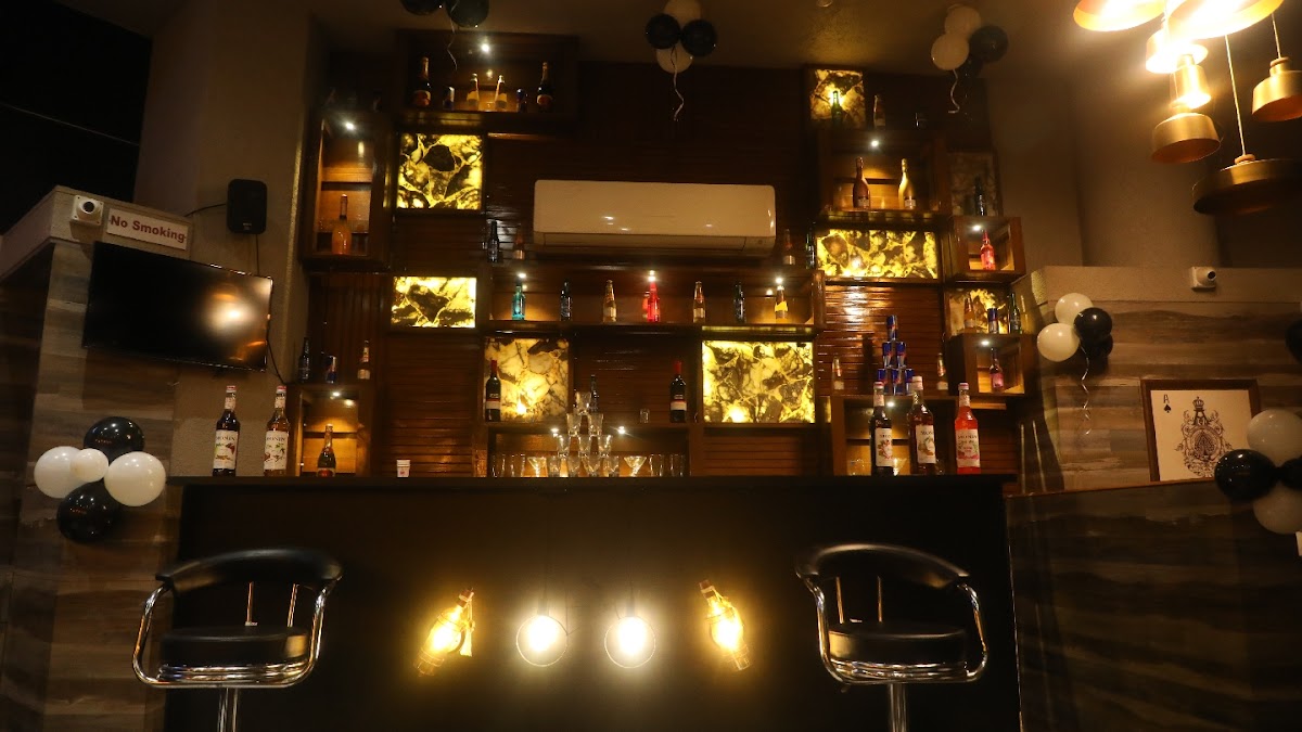 The Crown Cafe - Bistro