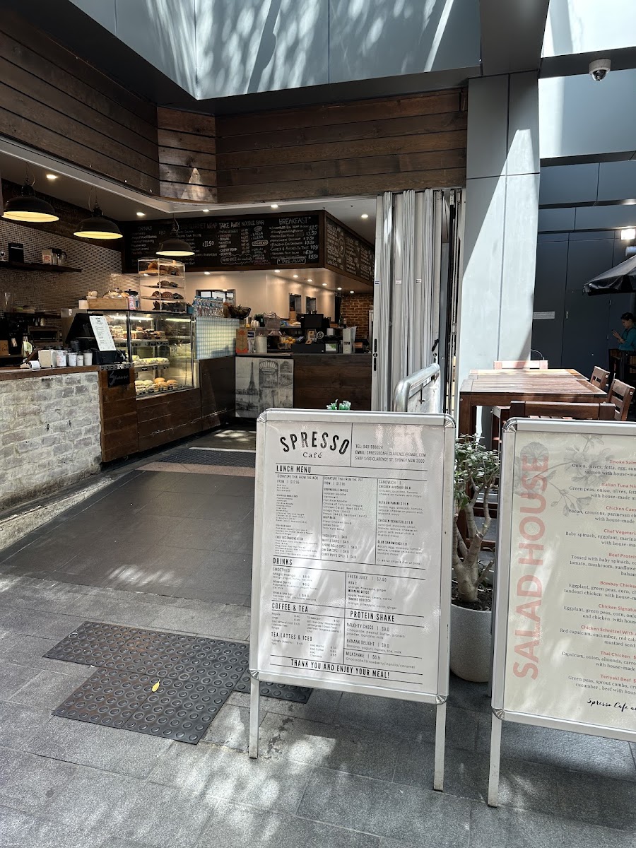 Spresso Cafe and Salad Bar - 8