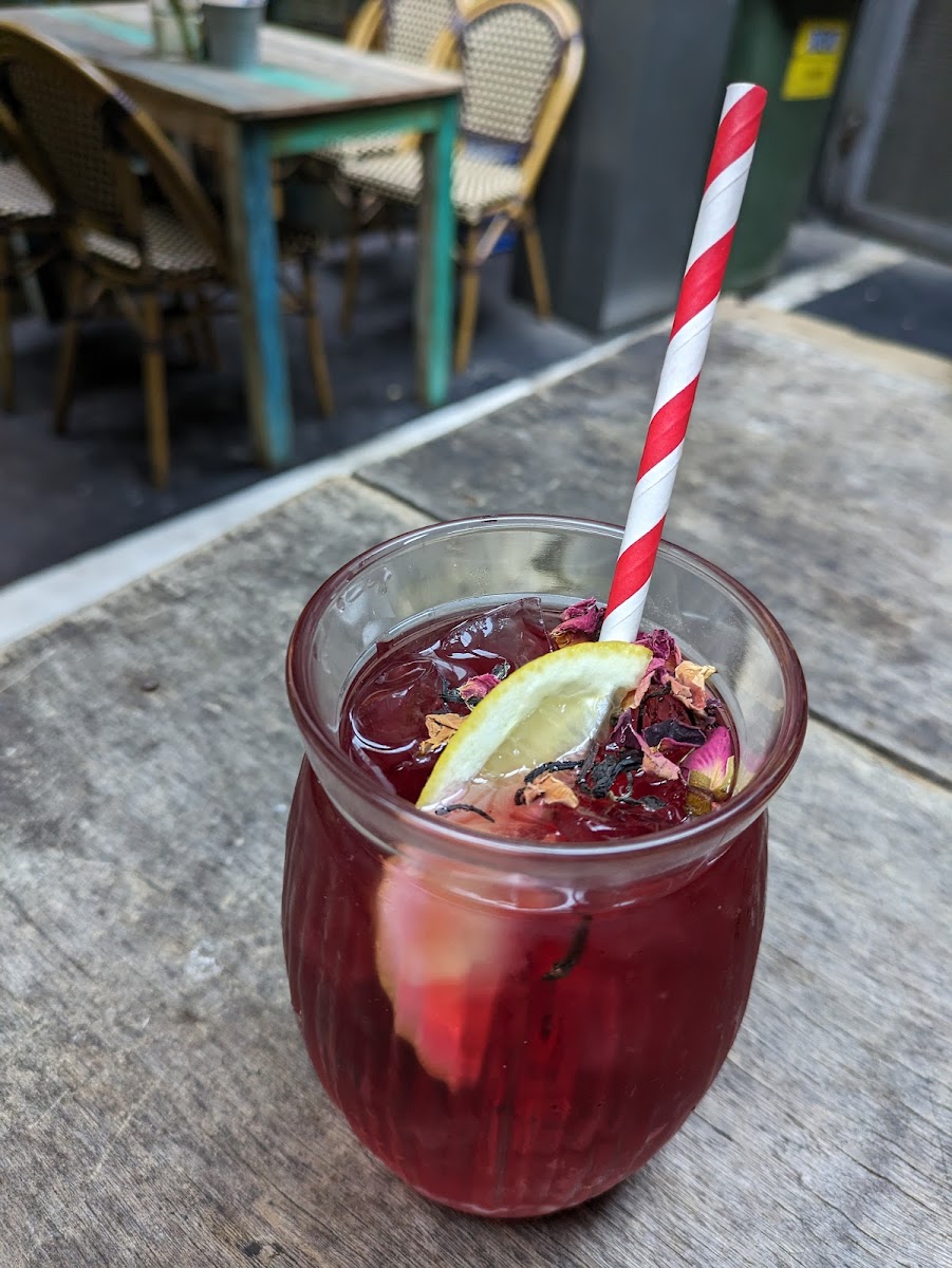 Spresso Cafe and Salad Bar - 7