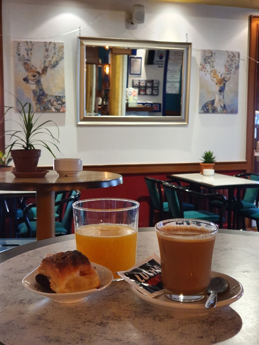 El Cruce Café Bar - 8