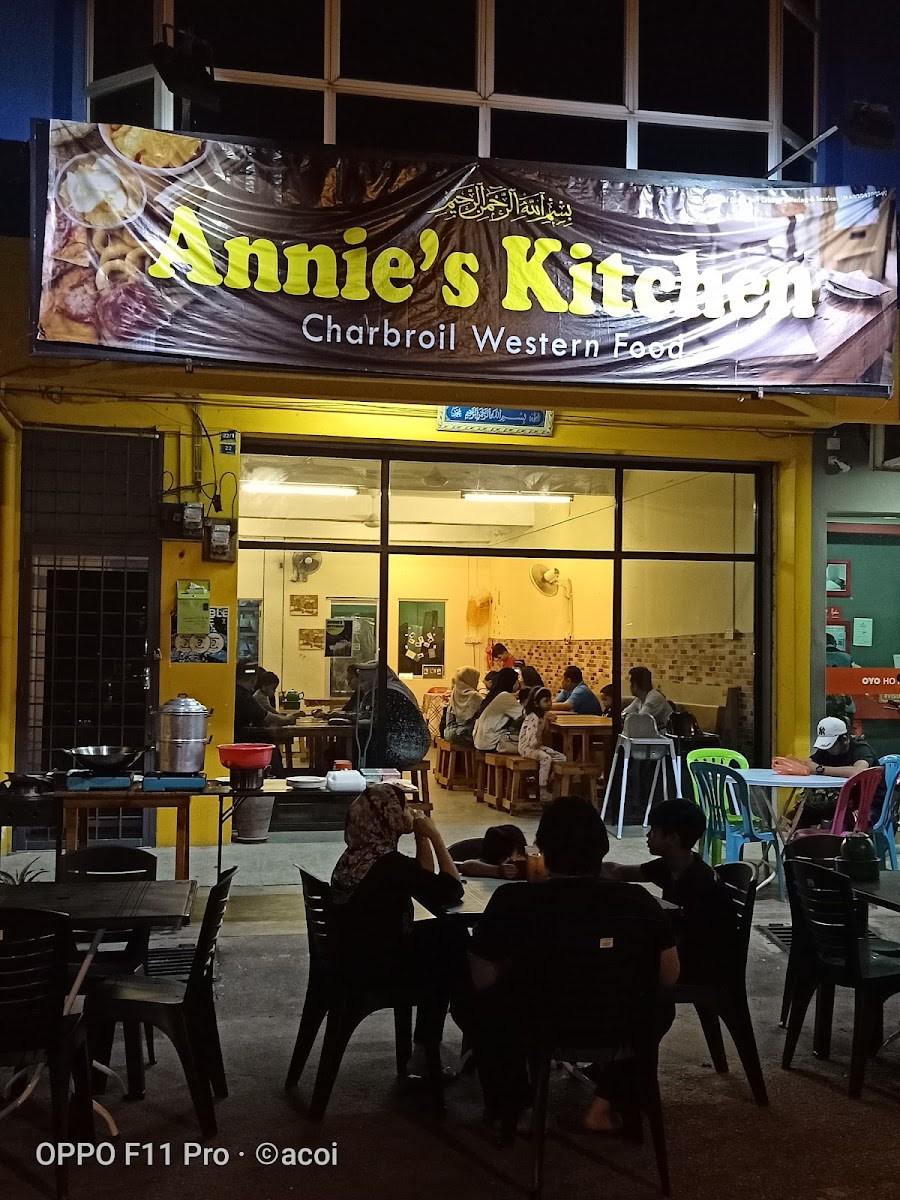 Dapur Annie (Charbroil western food)