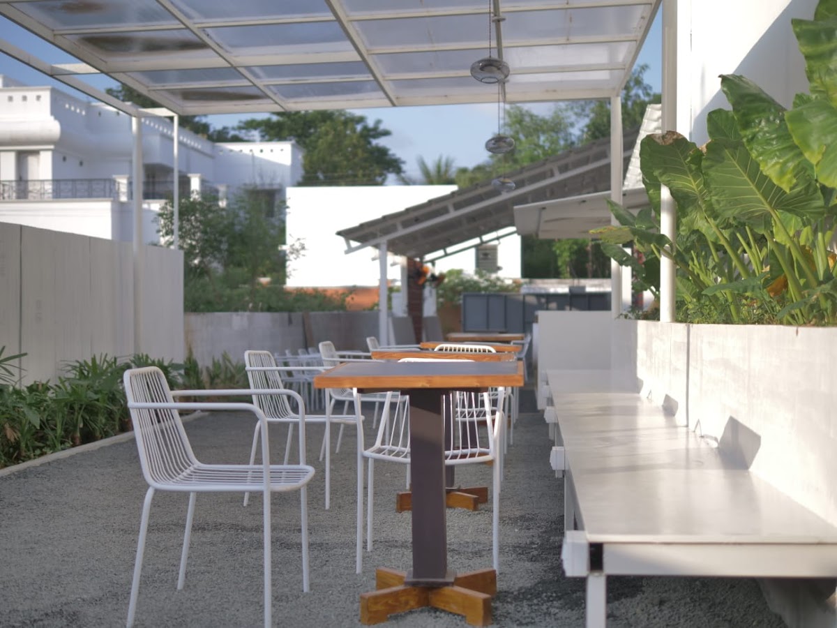 The Countryside Cafe and Delí