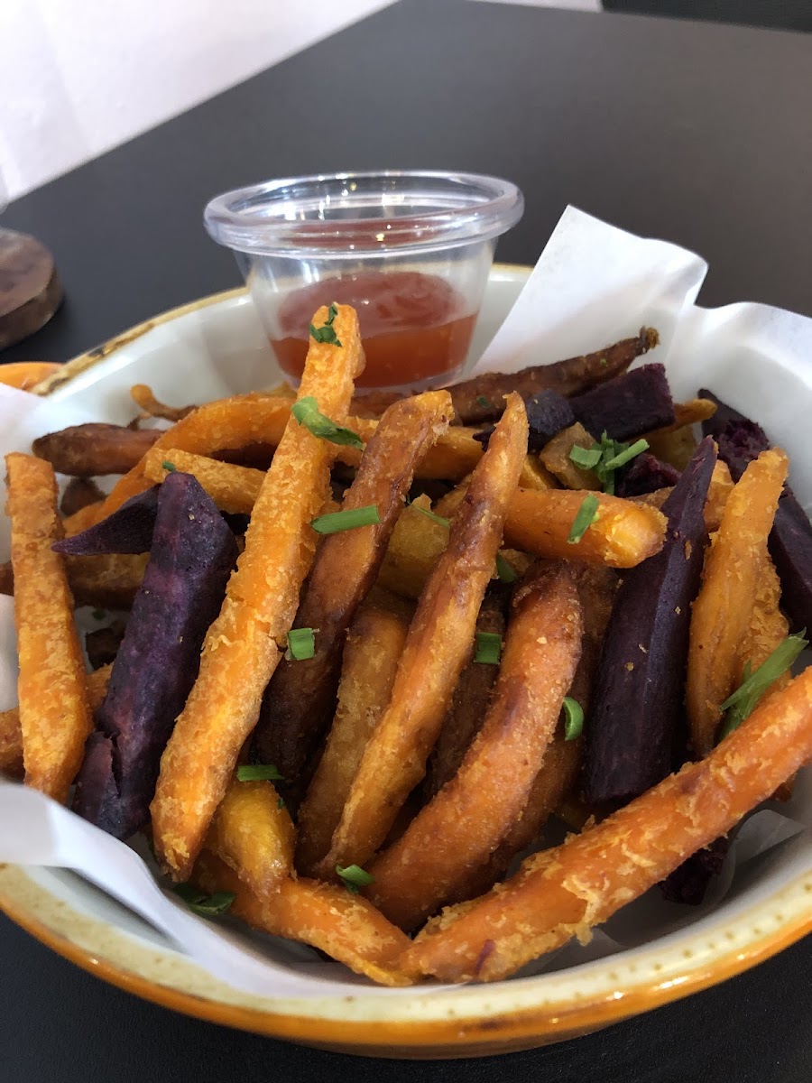 Flourcrown Patisserie Cafe - 8