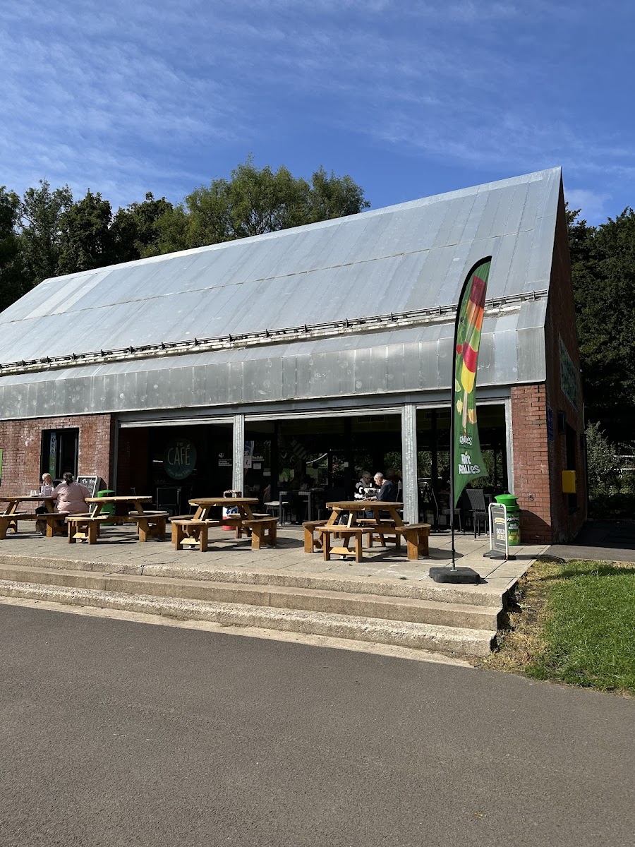 Cafe at Moss Bank Park - 3
