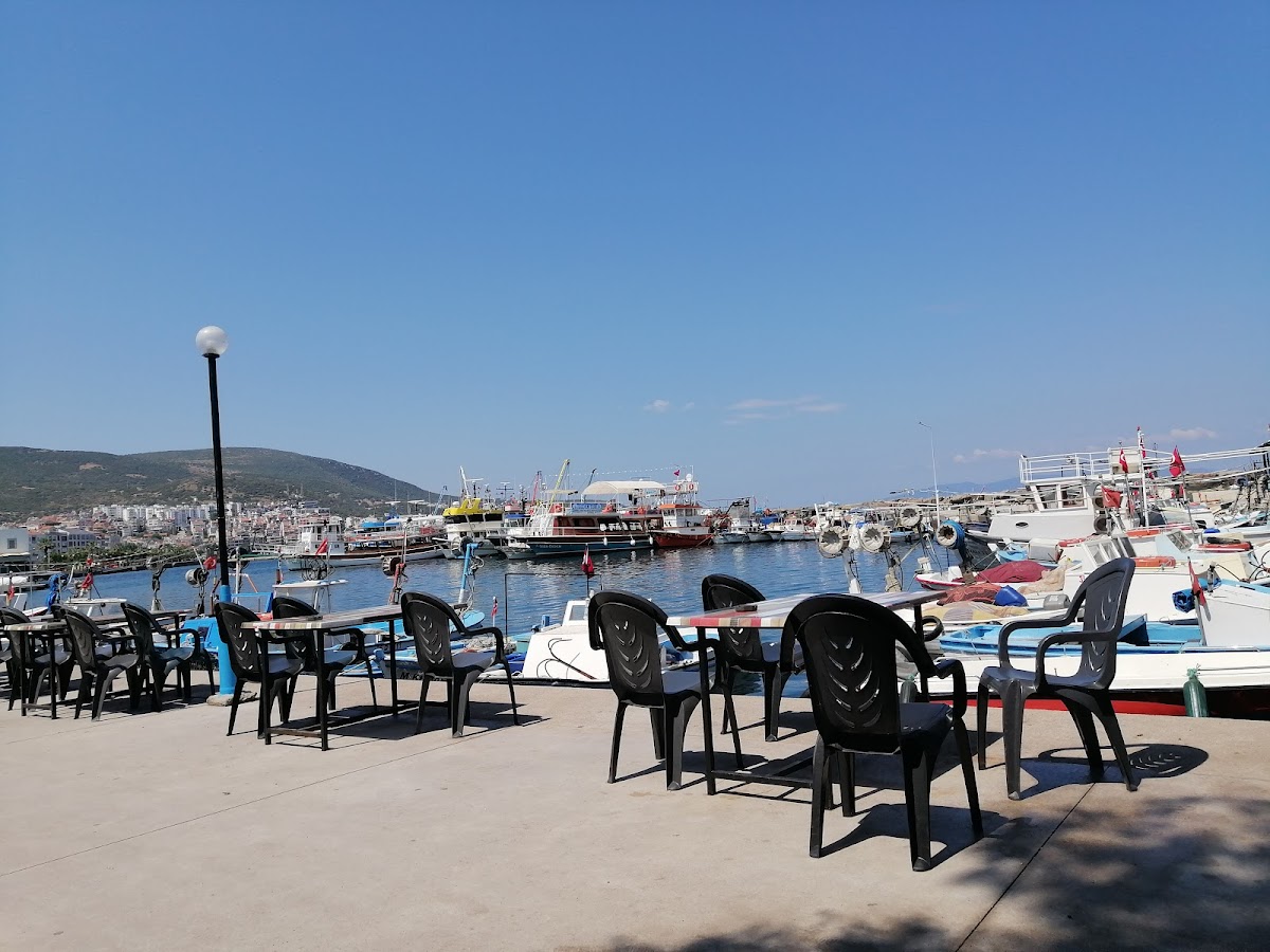 Dikili Balıkçı Barınağı