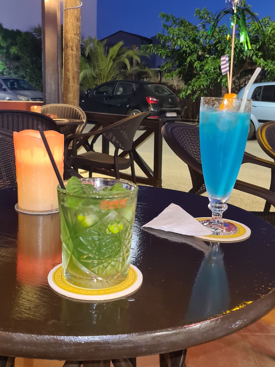 Mojo Cafe Music Bar - 2