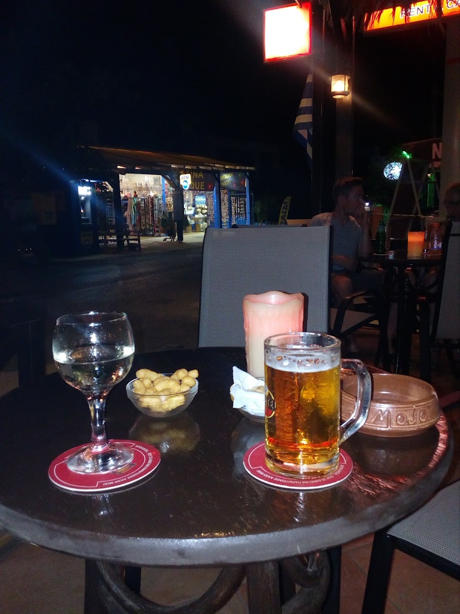 Mojo Cafe Music Bar - 8