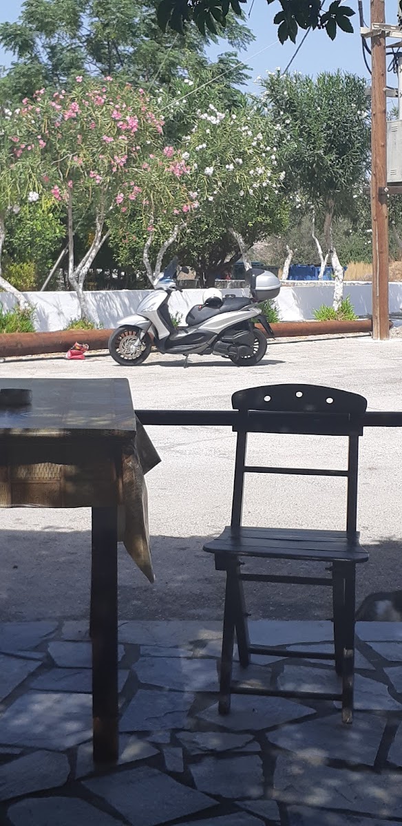 Kafeineo I Plateia - 4