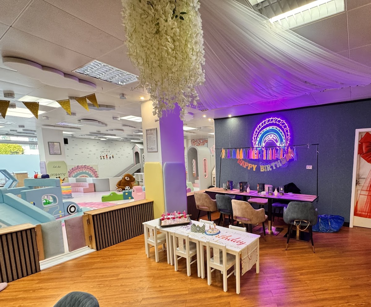 Kinder Glück - SpieleCafé