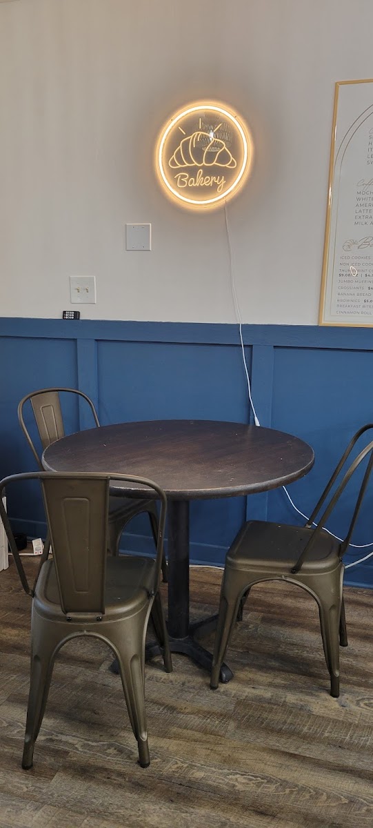 The Golden Whisk Cafe