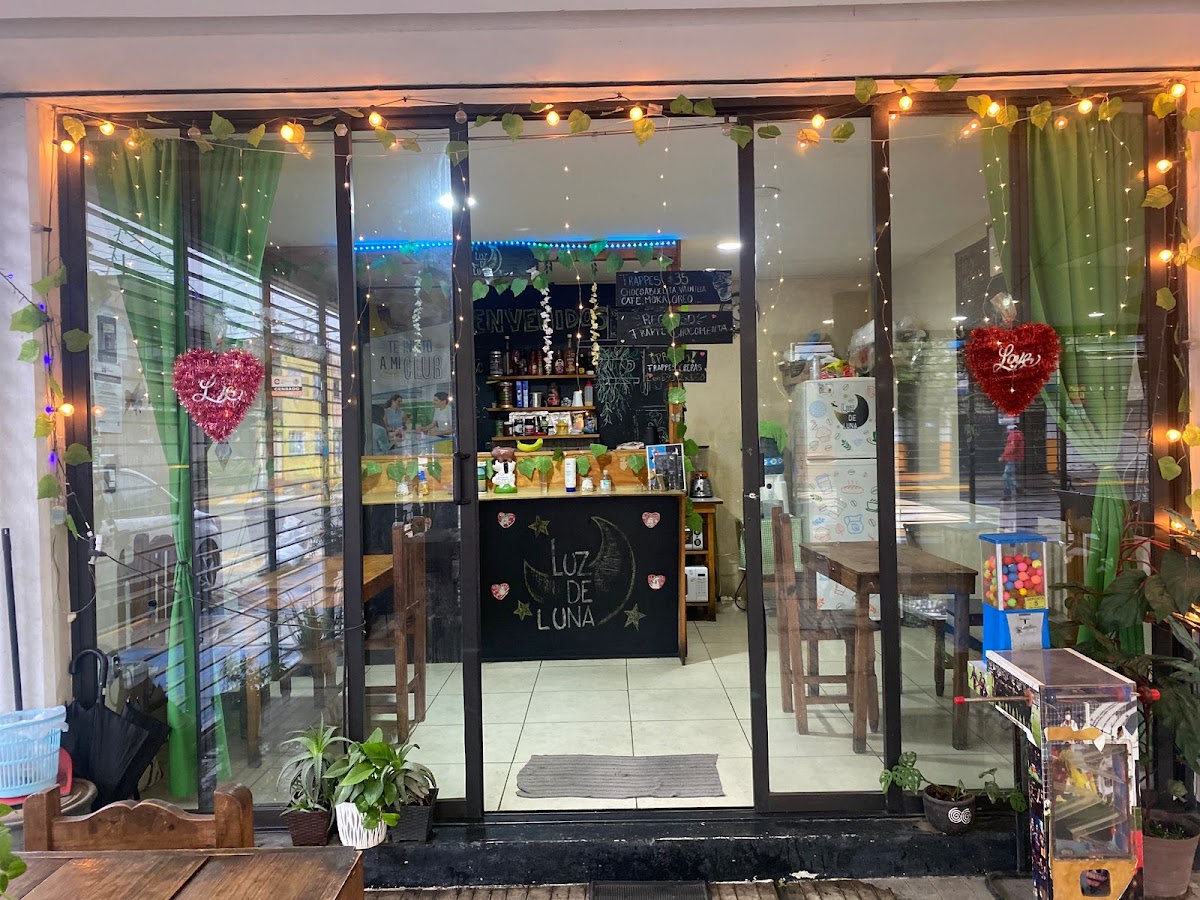 Cafetería y restaurante Luz de luna.