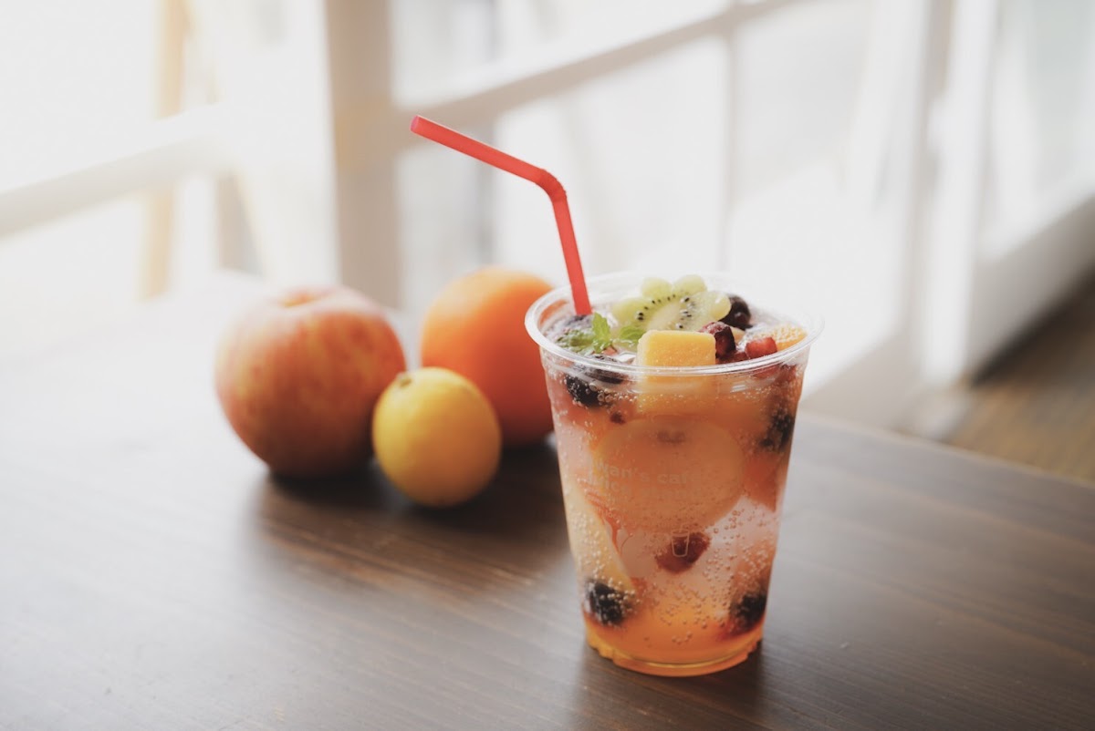 swan's cafe juice stand - 9