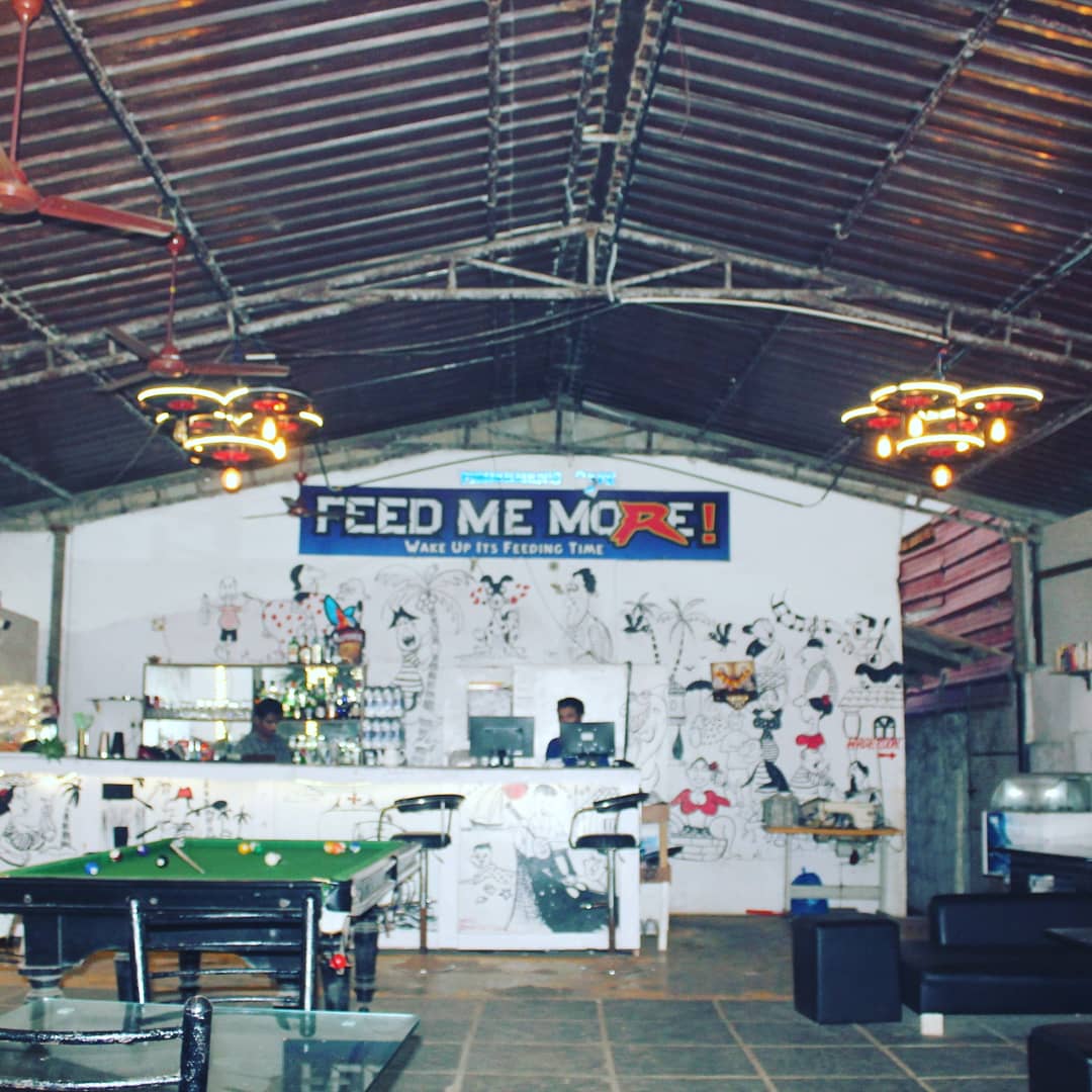 FEED ME MORE lounge cafe