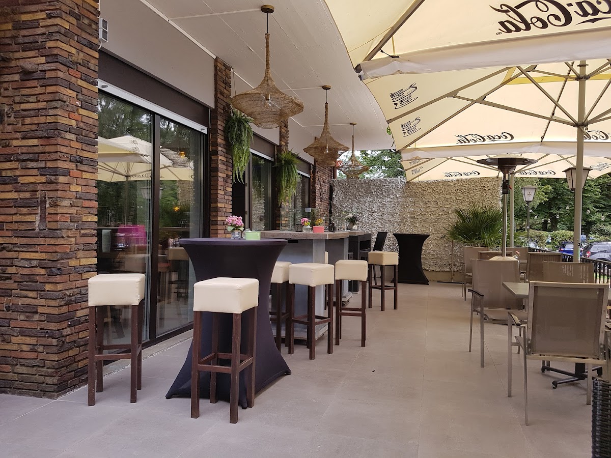 DéjàVu Bottrop - Café | Bistro und Lounge