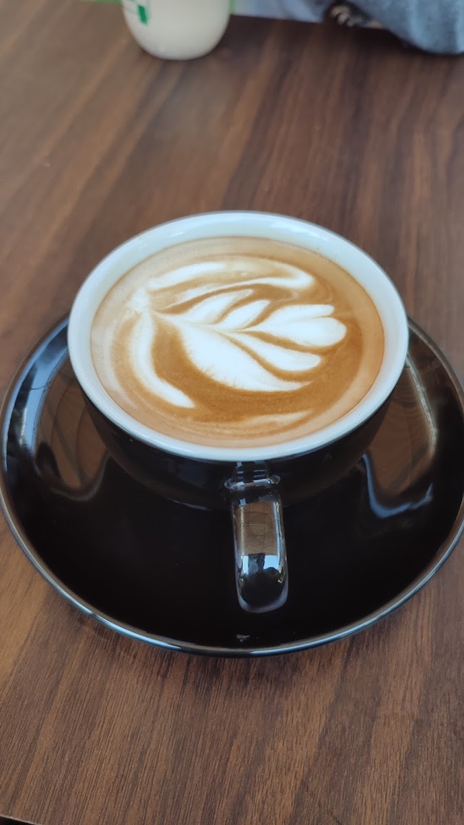 EL Coffee & Eatery - 10