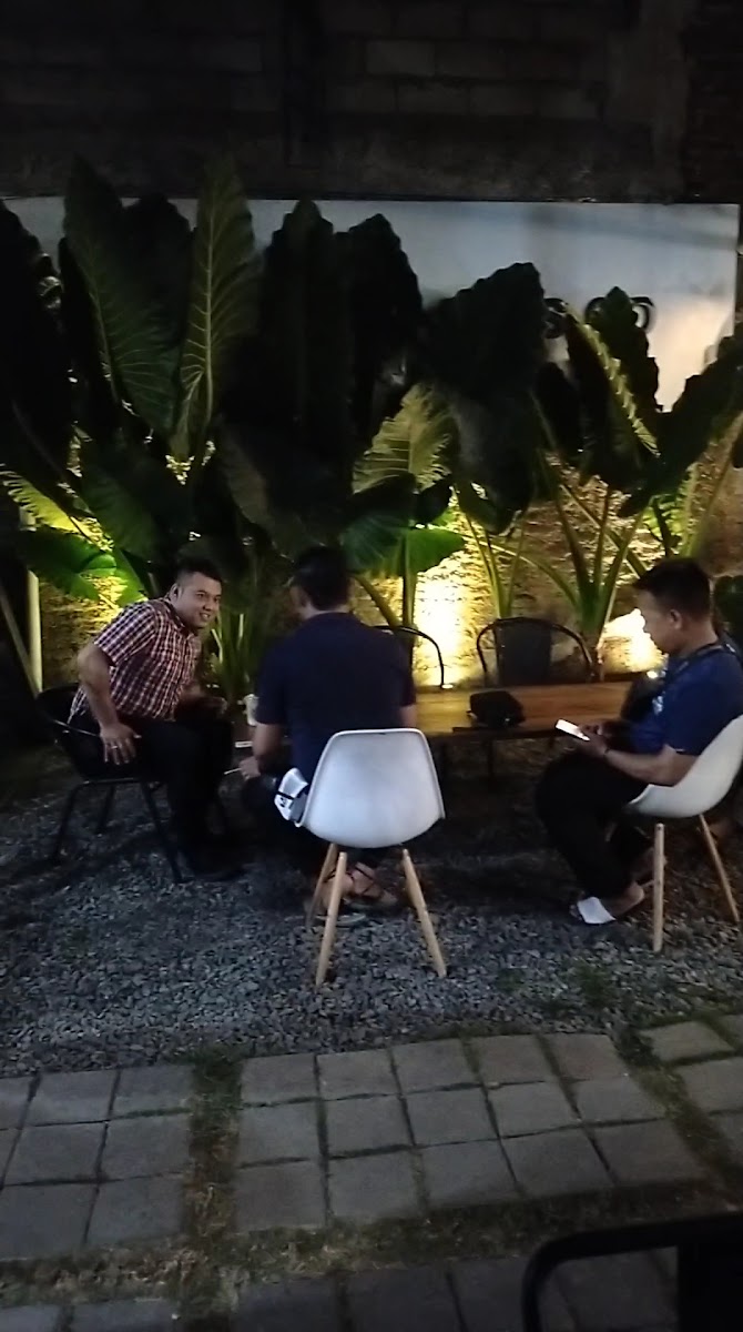 EL Coffee & Eatery - 2