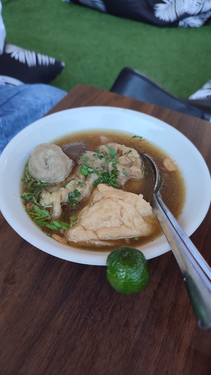 EL Coffee & Eatery - 8