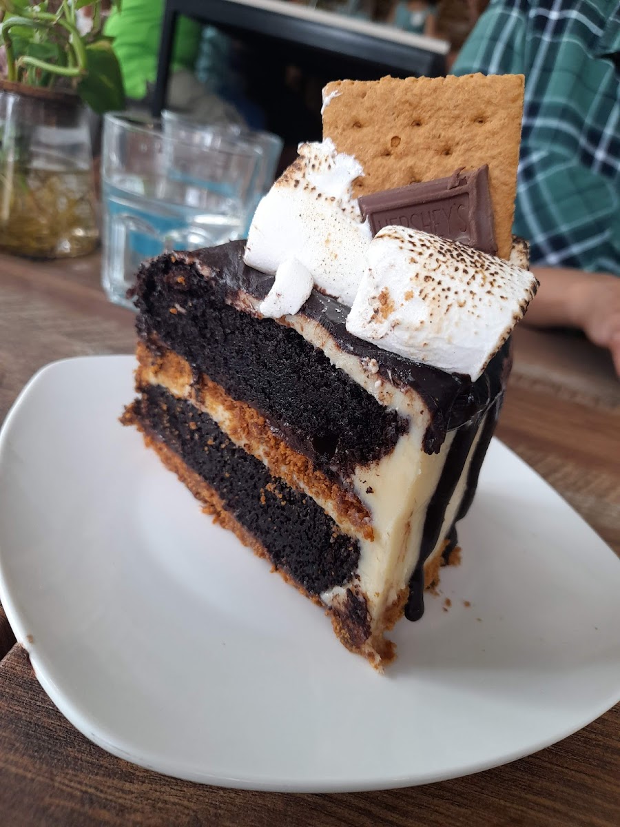 G's Favorites Cafe and Bakery - 5