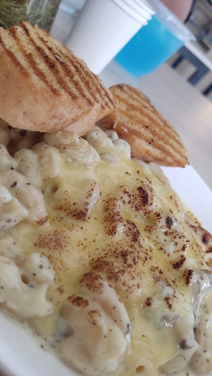 G's Favorites Cafe and Bakery - 9