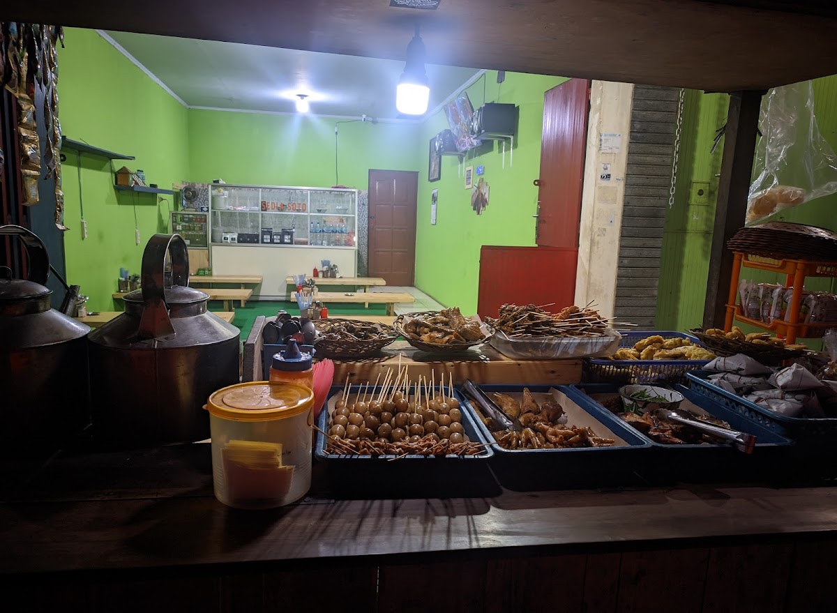 ANGKRINGAN PERTELON BALAP