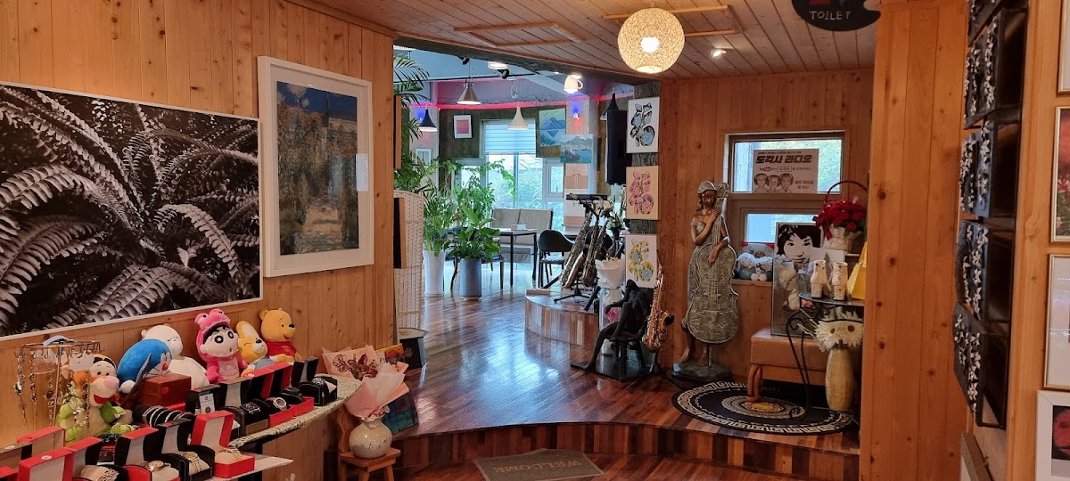 Forest Path GALLERY Cafe (숲길GALLERY카페)