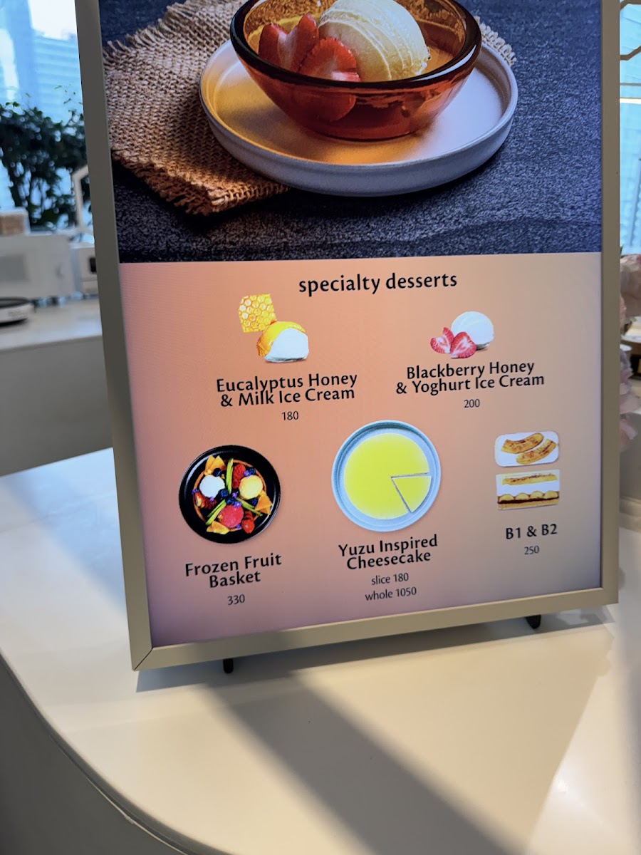 Honeyful Central Embassy - 8