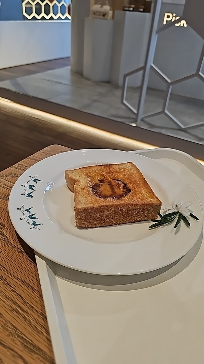 Honeyful Central Embassy - 7