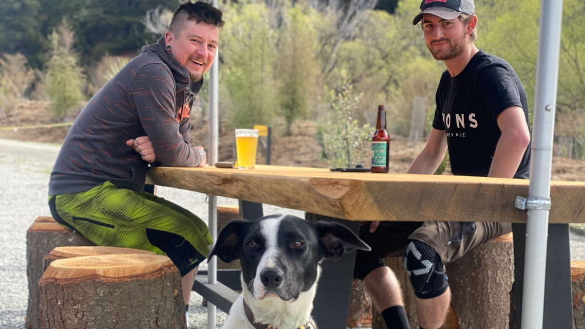 Velo Café & Beer Garden - 3