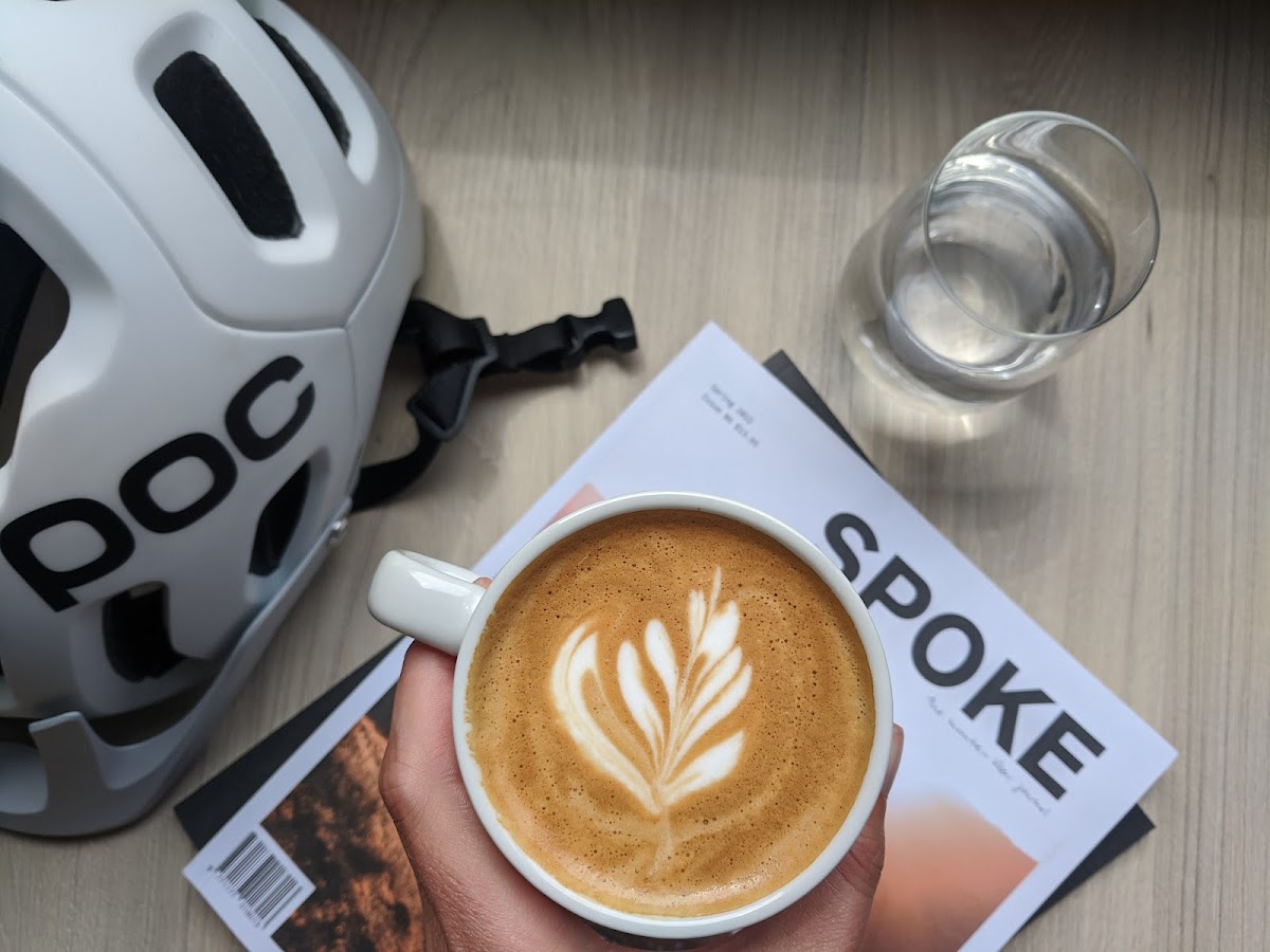 Velo Café & Beer Garden - 9