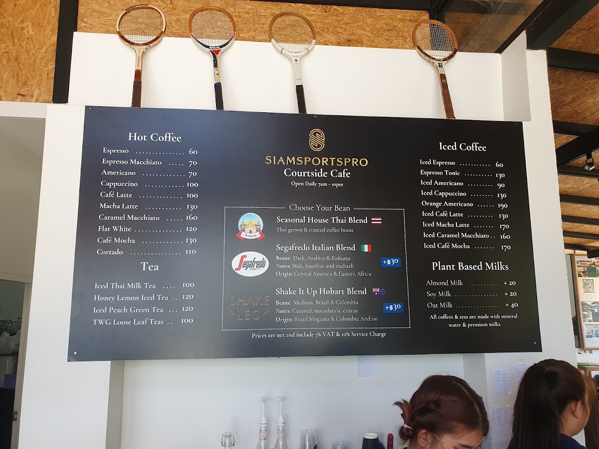 Courtside Cafe & Sports Bar - 1