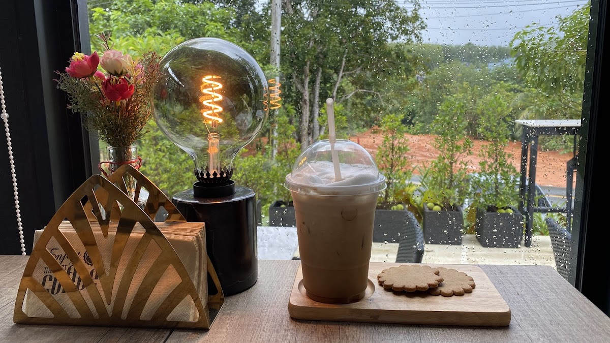 Courtside Cafe & Sports Bar - 6