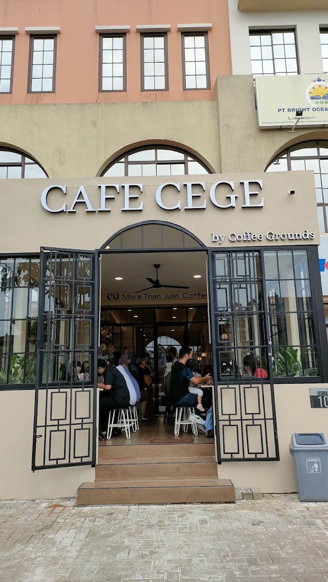 CAFE CEGE by Coffee Grounds