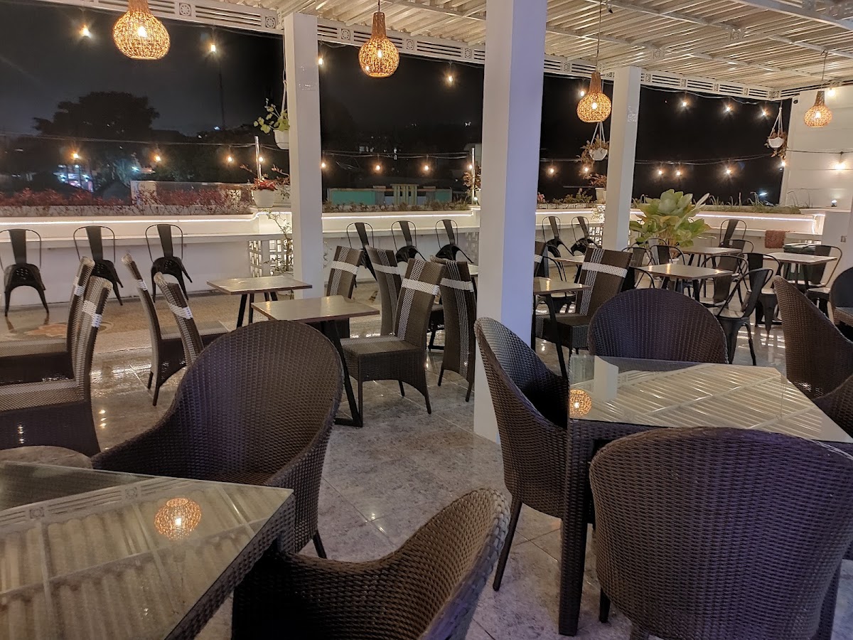 SAKURA cafe & guest house