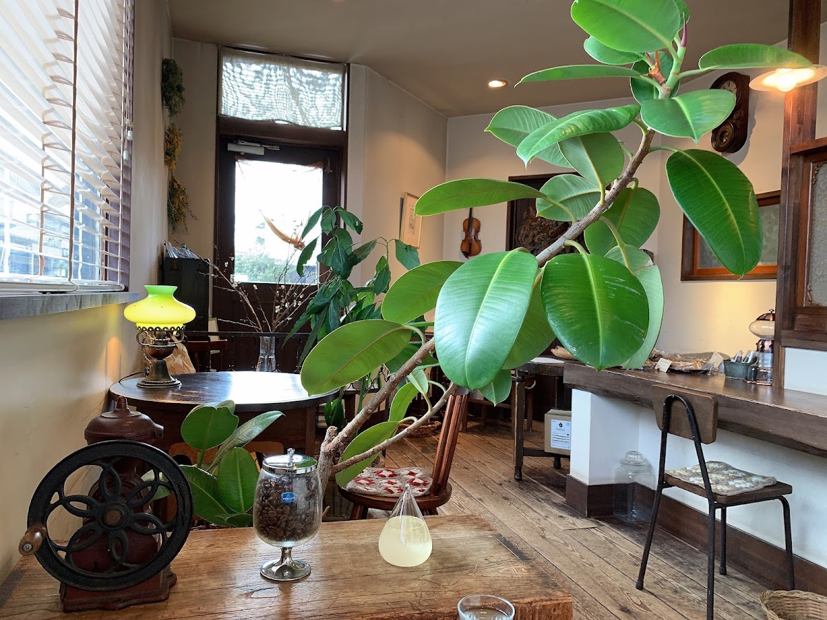 Patisserie cafe POCHE