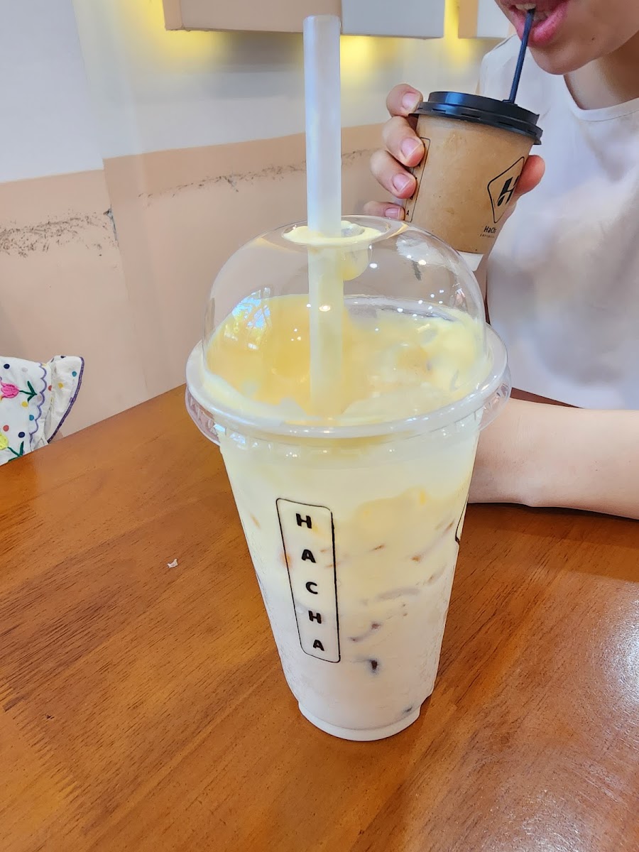 Hacha Coffee & Tea - 6