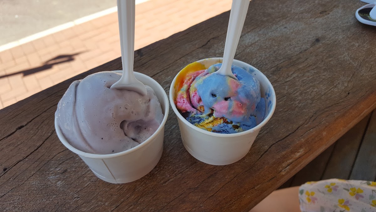 bamb bino's Coffee & Icecreamery - 10