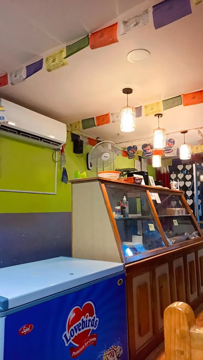 New World Cafe & Bakery