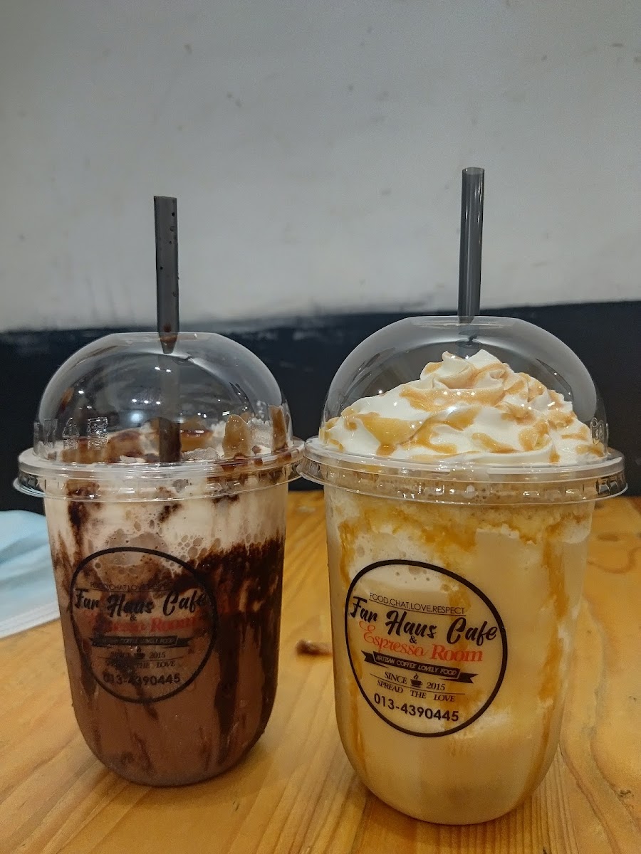 Far Haus Cafe X espresso room - 7