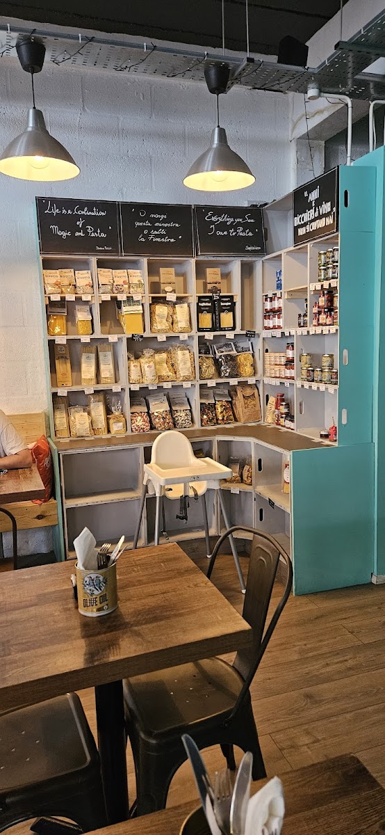 Le Gemelle Cafe and Deli Leicester - 4