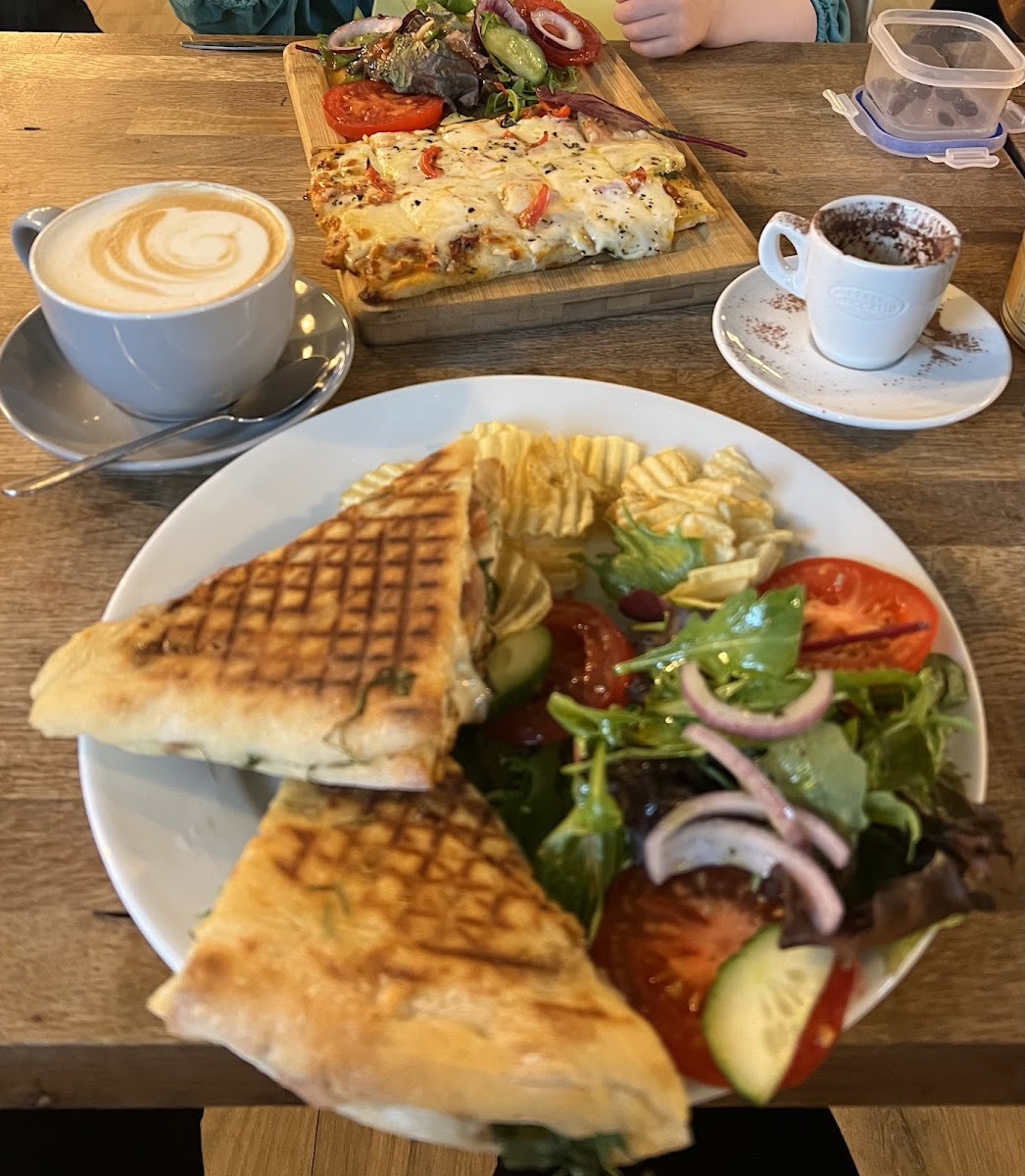 Le Gemelle Cafe and Deli Leicester - 9