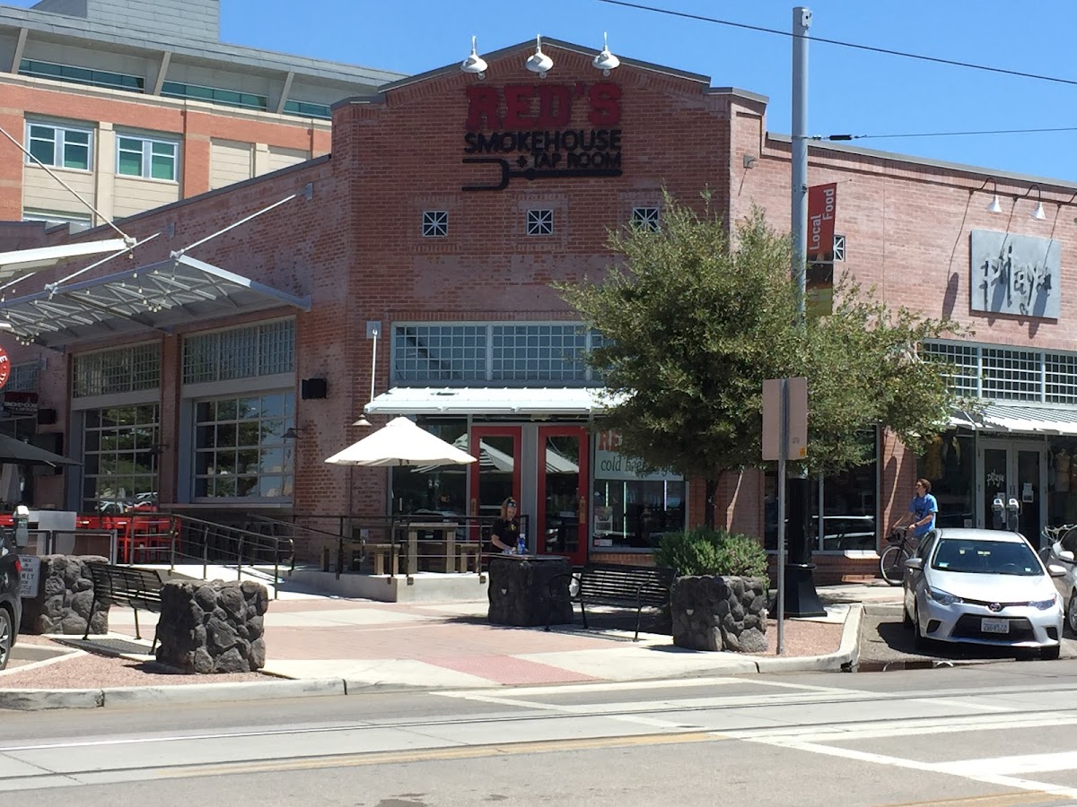 Red’s Smokehouse and Tap Room